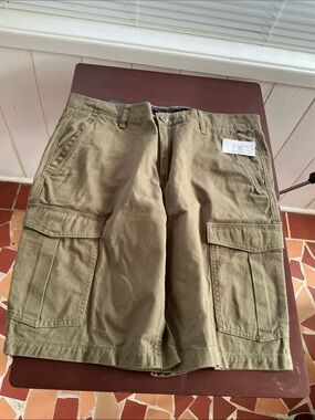 Volcom Men's Olive Cargo Shorts - Khaki Green